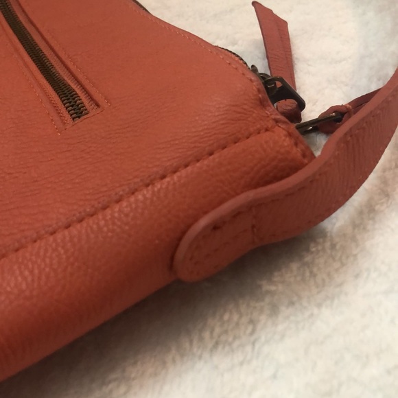 Universal Thread 3 Compartment Crossbody Bag - Picture 8 of 10